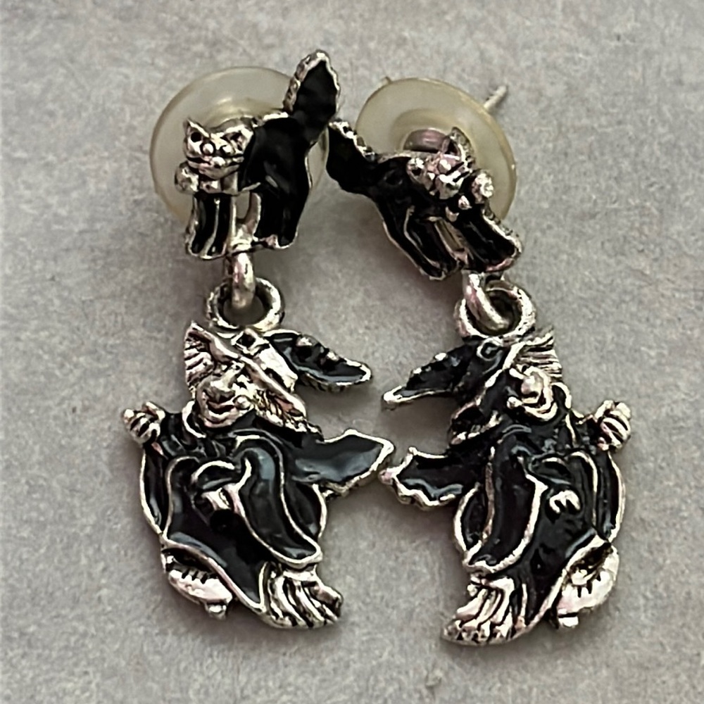 Pewter witch cat bg earrings